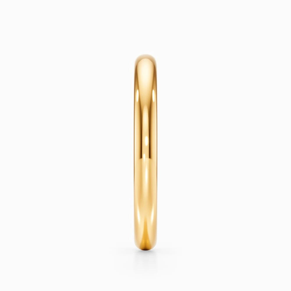 Classic D Wedding Band in Yellow Gold