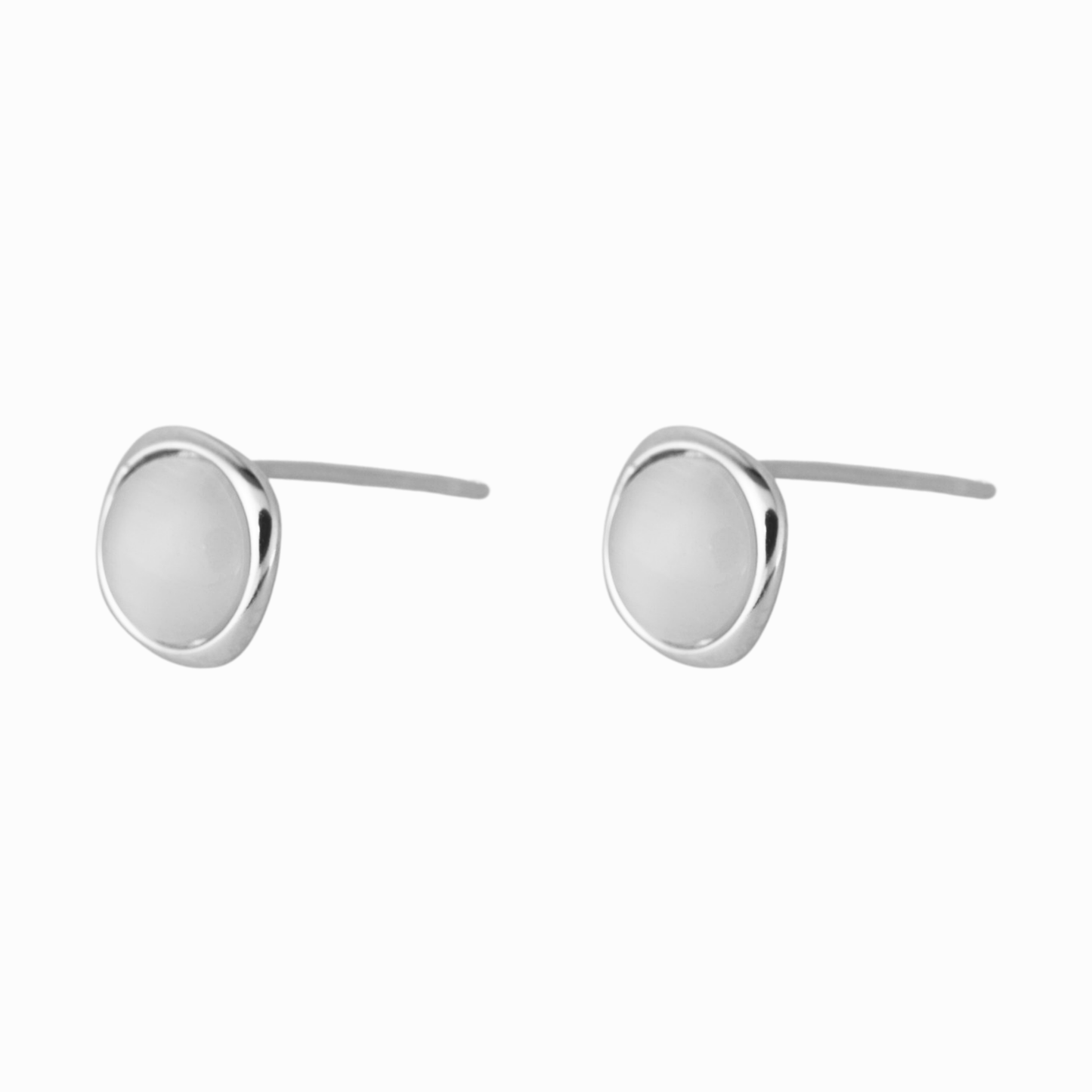 Cat’s Eye Stud Earring