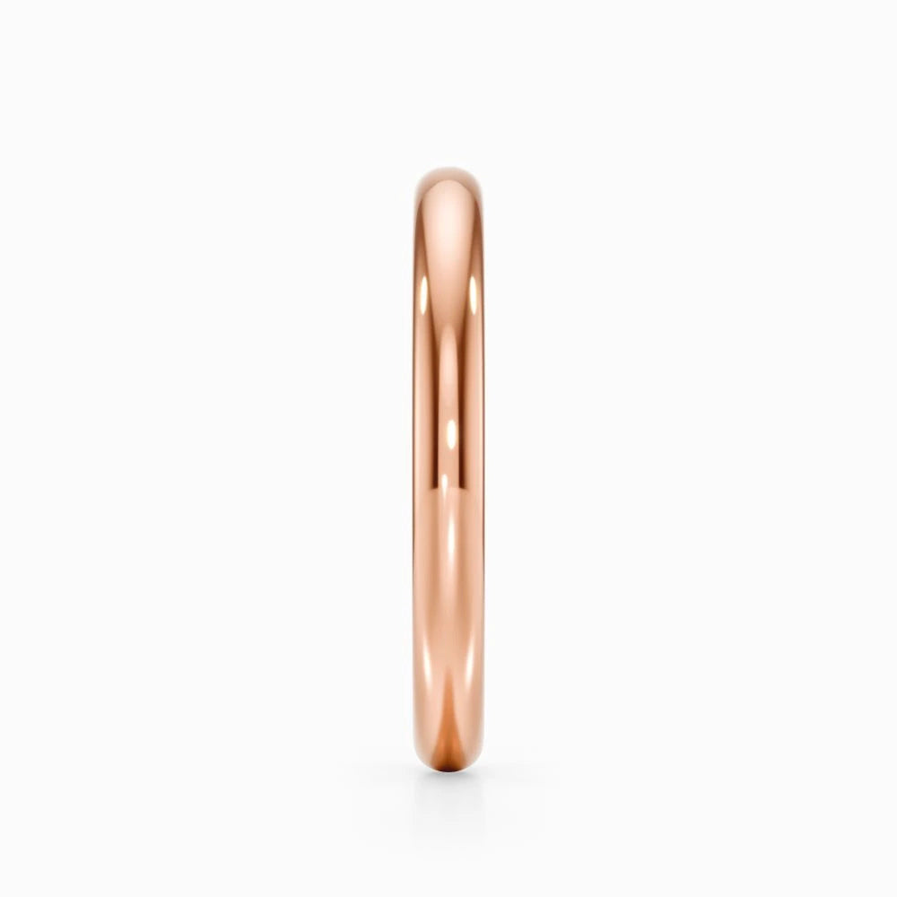 Classic D Wedding Band in Yellow Gold