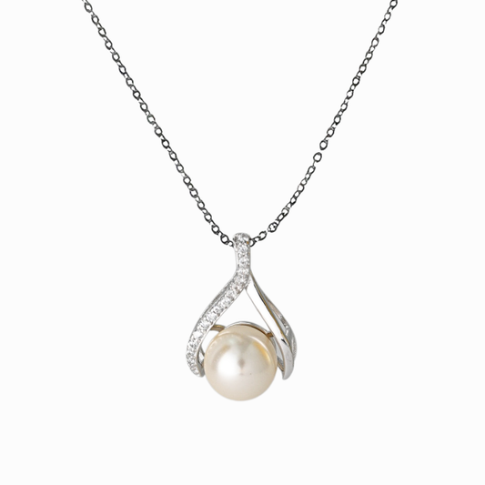 Petal Pearl Necklace