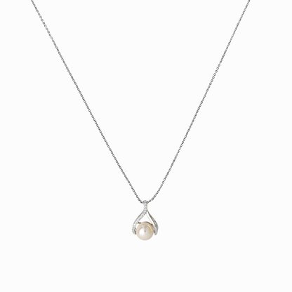 Petal Pearl Necklace
